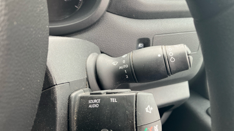 Renault Master Mwb Diesel Fwd MM35dCi 135 Business+ Medium Roof Van